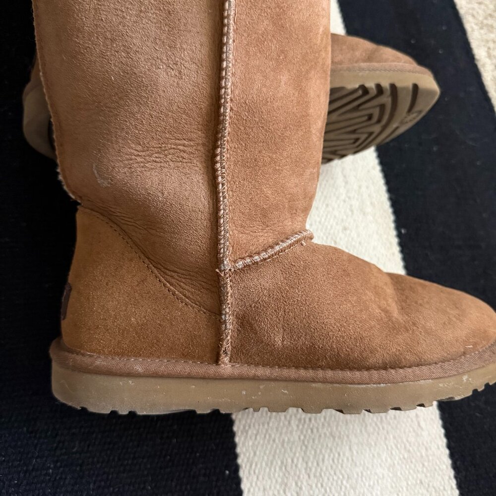 UGG Classic Tall II Boot, Size 9/EU40 - Picture 4 of 7